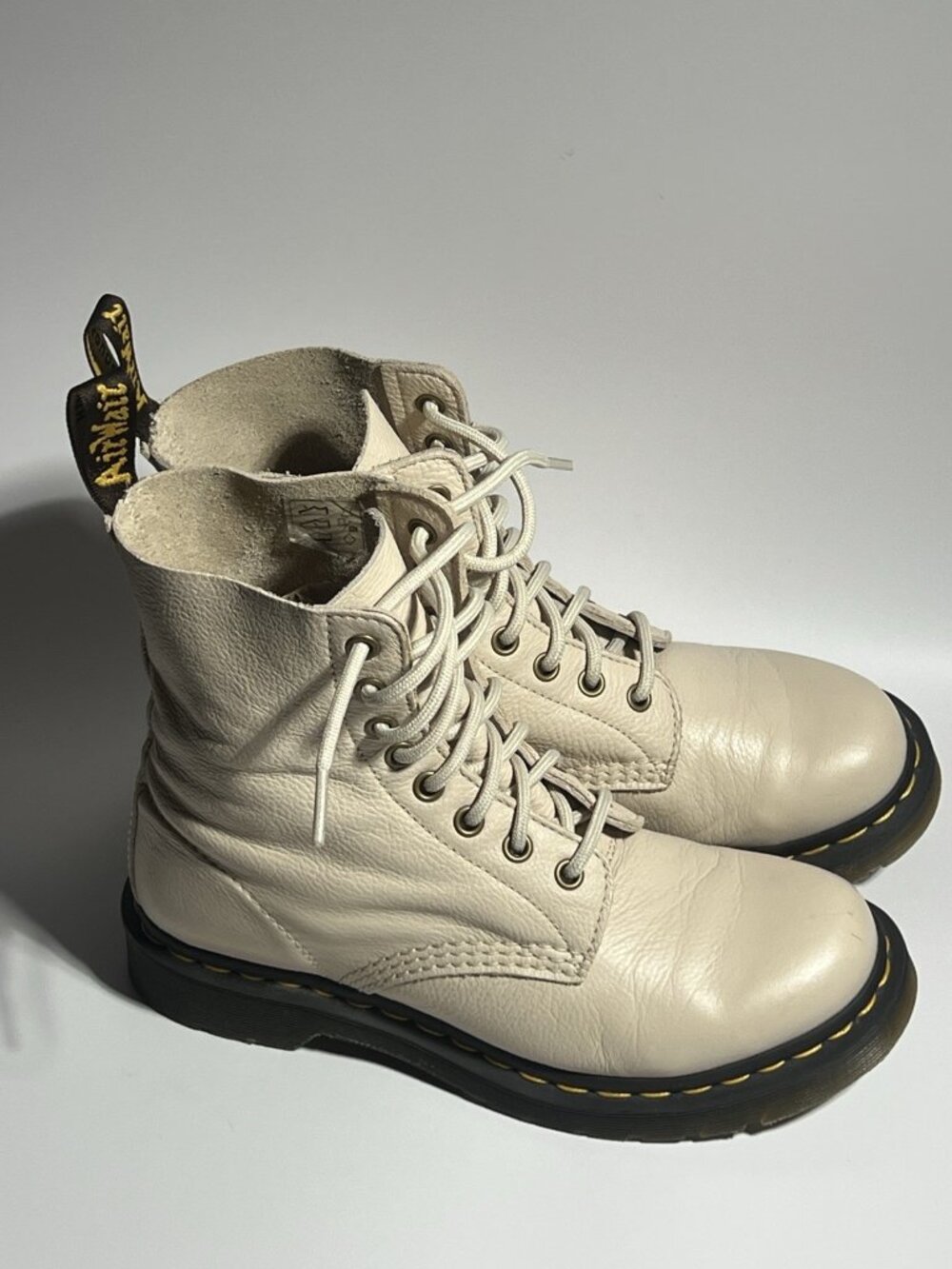 Dr. Martens 1460 Pascal Women’s Virginia Leather Boots Taupe Size 7 NEW - Picture 7 of 15